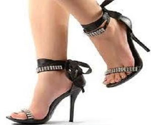 مصر اليوم - دراسة: الكعب العالي يُصيب المرأة بالجنون