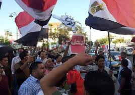   مصر اليوم - تظاهرات أمام منزل مرسي في التجمع الخامس