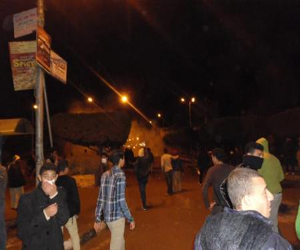   مصر اليوم - مواطنون يقطعون طريق المنصورة المنزلة حتى رحيل النظام