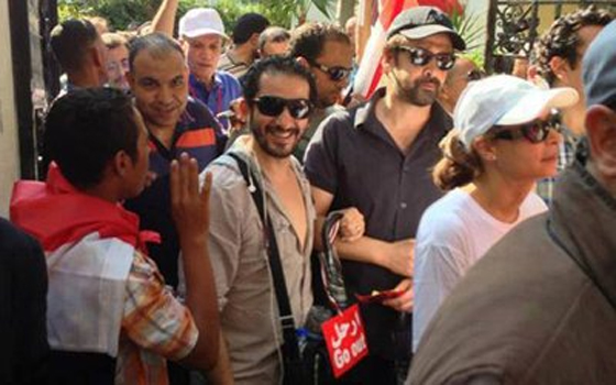 مصر اليوم - فنانو مصر ومثقفوها يشاركون الشعب تظاهراته ويهتفون بـإسقاط النظام