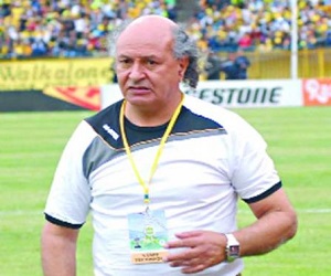   مصر اليوم - بلحوت على رأس العارضة الفنية لـ أهلي البرج