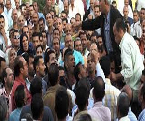   مصر اليوم - متظاهرو الإسماعيلية يعلنون استقلالها وبدء العصيان المدني