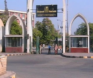   مصر اليوم - رئيس جامعة أسيوط يعلن حالة التأهب في المستشفيات الجامعية