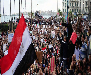   مصر اليوم - احتشاد وترحيب ببيان الجيش في البحر الأحمر