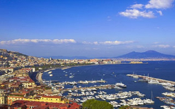 مصر اليوم - نابولي الإيطالية كالمسرح الكبير بألوانها وشوارعها