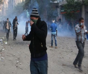   مصر اليوم - الأمن يطلق الغاز للفصل بين المؤيدين والمعارضين للرئيس غرب الإسكندرية