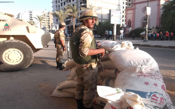   مصر اليوم - هدوء حذر في شوارع السويس عقب اشتباكات بين مؤيدي ومعارضي مرسي