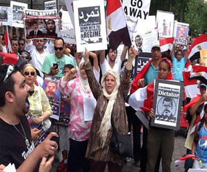   مصر اليوم - تمرد الجيش يضع الرئيس تحت الإقامة الجبرية