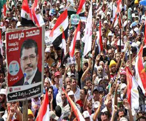   مصر اليوم - خروج مسيرات حاشدة لتأييد مرسي والشرعية في البحر الأحمر