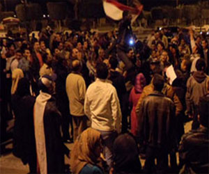   مصر اليوم - الآلاف يتظاهرون في شوارع السويس للمطالبة برحيل مرسي