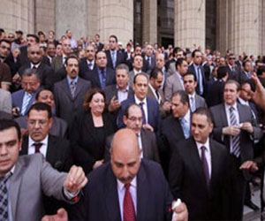   مصر اليوم - شباب القضاة يطالب بالتحفظ على محتويات مكتب النائب العام