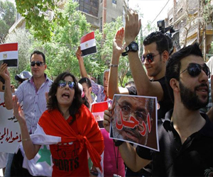   مصر اليوم - دعم وحماية التظاهر السلمي تطالب مرسي بالتنحي