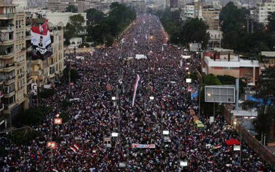   مصر اليوم - مصر تخطف اهتمام الشارع اليمني بين معارض لحكم الإخوان ومؤيد له