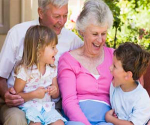 مصر اليوم - عناية الأجداد بأحفادهم يزيد فرص إصابتهم بالسمنة 22 %