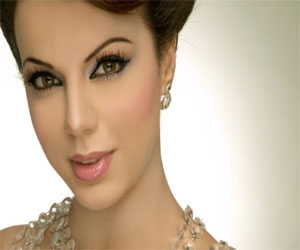   مصر اليوم - فريال توشك علي الانتهاء من نقطة ضعف