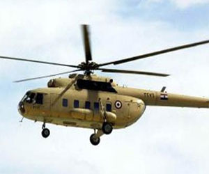   مصر اليوم - طائرات عسكرية تحلق في سماء الإسكندرية