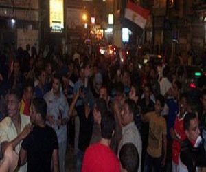   مصر اليوم - أهالي السويس يواصلون الاحتفال بسقوط النظام