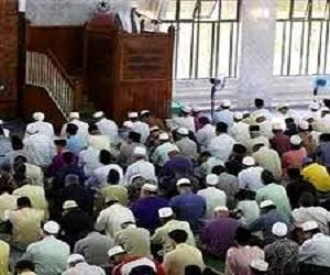   مصر اليوم - مشادات بين المصلين في صلاة الجمعة في السويس