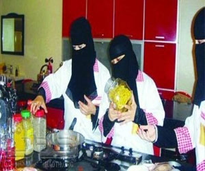   مصر اليوم - الأمر بالمعروف: عمل المرأة السعودية في المطاعم النسائية ليس مخالفًا