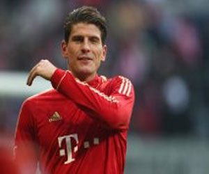   مصر اليوم - نابولي يستعد للانقضاض على ماريو غوميز