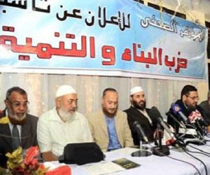   مصر اليوم - البناء والتنمية: الاستفتاء علي مرسي الحل الوحيد