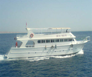   مصر اليوم - إنقاذ عددًا من السياح بعد تعطل لنش في الغردقة