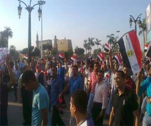   مصر اليوم - مسيرات حاشدة تجوب شوارع الغردقة للدفاع عن الشرعية الشعبية