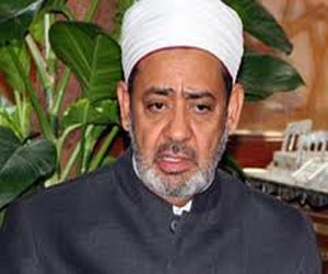   مصر اليوم - الطيب يلوح بالإعتكاف ما لم تتوقف إراقة الدماء