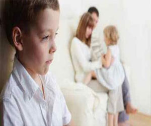 مصر اليوم - الطفل الانطوائي يتصف بالذكاء والحيوية وهو غير خجول