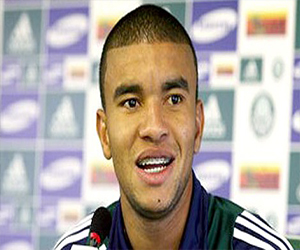   مصر اليوم - راموس يرفع راية التحدي  في الشارقة الإماراتي