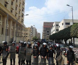   مصر اليوم - هجوم على معسكر للأمن المركزي بقذائف الهاون في رفح