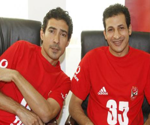   مصر اليوم - لاعبا الأهلي المصري بركات ومعوض ضحايا رامز عنخ أمون
