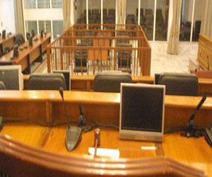   مصر اليوم - ضبط أحد أعضاء تشكيل عصابي داخل قاعة محكمة في الجديدة