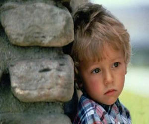 مصر اليوم - ما هي عواقب ترك تربية الأبناء للآخرين؟