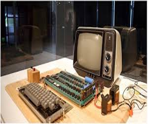   مصر اليوم - كومبيوتر آبل 1 يباع في مزاد بحوالي 400 ألف دولار