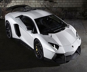 مصر اليوم - لامبورغيني أفينتادور LP700 بوزن الريشة