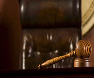   مصر اليوم - بدء محاكمة 50 شخصًا متهمين بالانضمام إلى جماعة مسلحة في البحرين