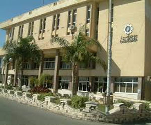   مصر اليوم - هدوء في شوارع السويس والمساجد تطالب بالتسامح ونبذ العنف