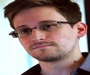   مصر اليوم - سنودن يلتقي ممثلي منظمات حقوق الإنسان في مطار موسكو