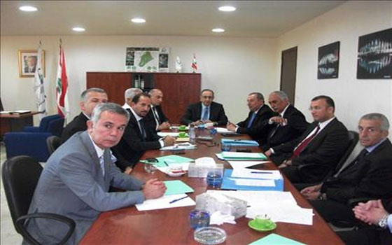 مصر اليوم - نحاس يعقد اجتماعًا اقتصاديًا موسعًا لمعالجة مشاكل اللبنانيين