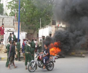   مصر اليوم - مقتل وجرح 5 عسكريين يمنيين في كمين لمسلحين مجهولين