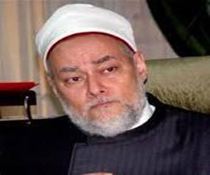   مصر اليوم - علي جمعة: من يستهدف الجيش  خائن للوطن