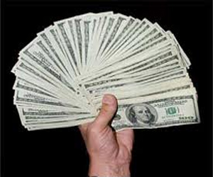   مصر اليوم - ضبط سائق استولى على أموال سائح روسي في الغردقة