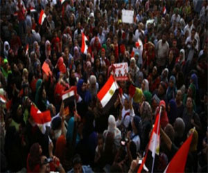   مصر اليوم - العشرات يواصلون اعتصامهم في المنصورة لحماية ثورة يونيو