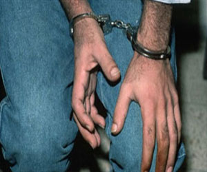   مصر اليوم - ضبط عاطل بحوزته 2557 صاروخًا من ألالعاب نارية في الغردقة