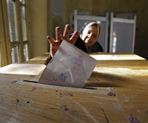   مصر اليوم - نشطاء وإعلاميون يطالبون بتعديل الإعلان الدستوري وإجراء الانتخابات البرلمانية والرئاسية