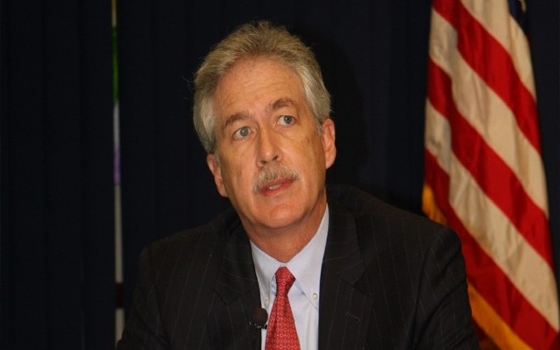   مصر اليوم - وليام بيرنز يؤكد عدم رغبة بلاده في فرض نموذج ديمقراطي على مصر