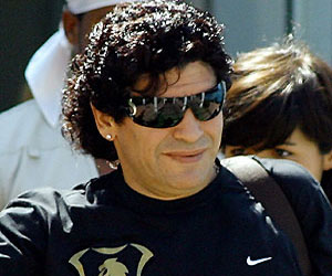   مصر اليوم - مارادونا ينتقد مستوى بوكا جونيورز ومدربه كارلوس بيانكي