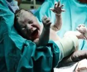   مصر اليوم - غرامة كبيرة على النسوة اللواتي يصرخن أثناء الولادة في زيمبابوي