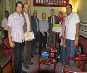   مصر اليوم - عين شمس تكرم طلابها الفائزين بالمركز الأول في مسابقة عالمية للتدوير